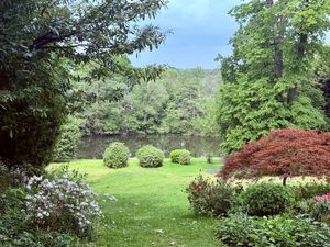 Lakeside Gardens- click for photo gallery